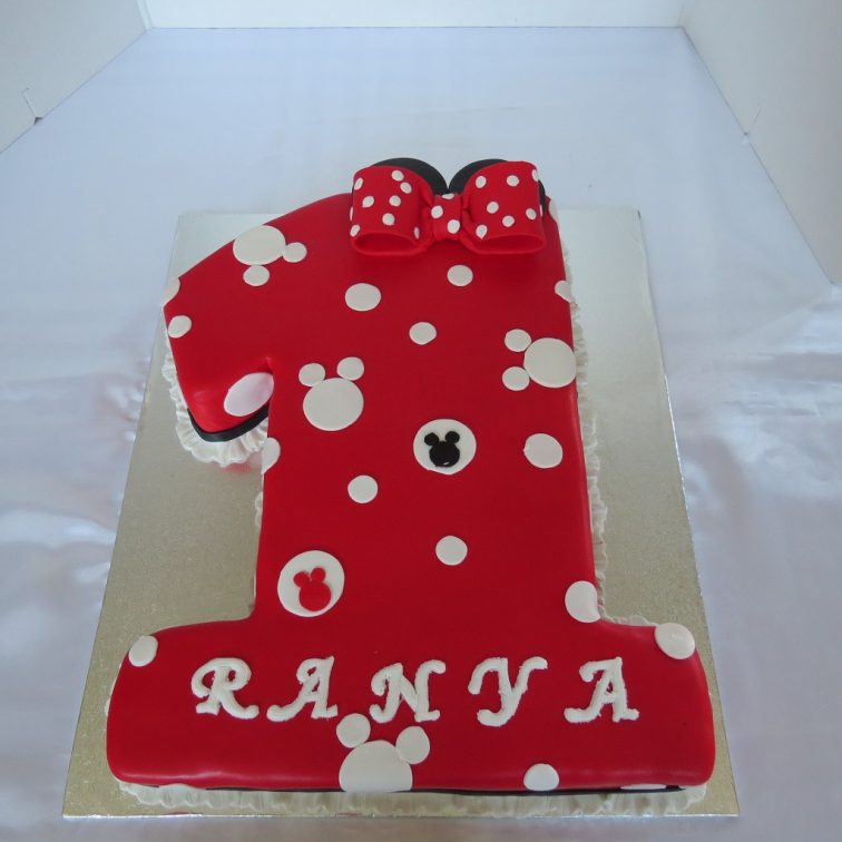 Minnie mouse number 1 cake